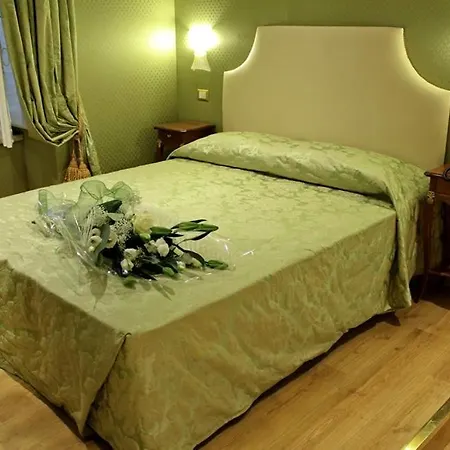 Trevi Qq Bed & Breakfast 2*